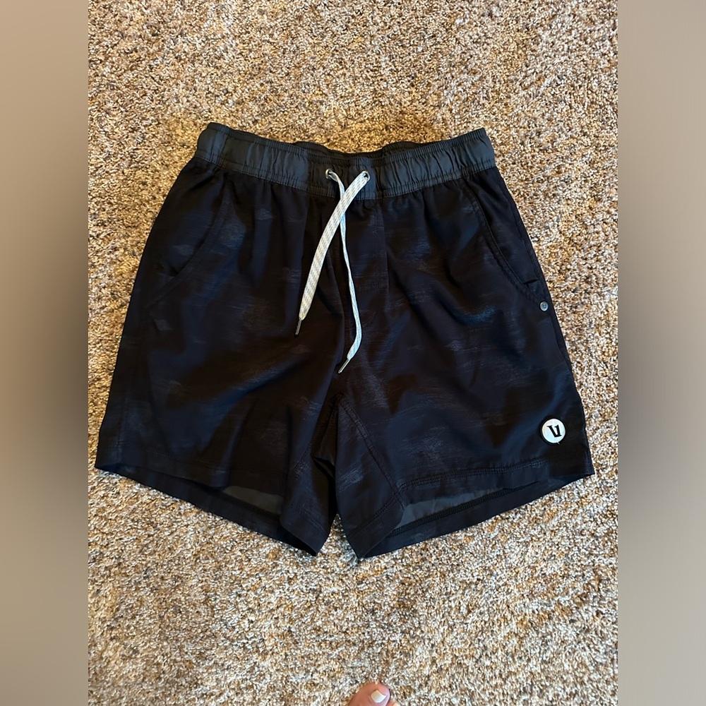Men’s Vuori lined short 5”